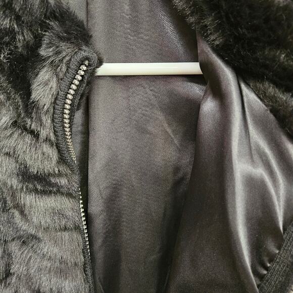Roz & Ali Vest Black Faux Fur and Ribbed Knit Full Zip Sleeveless Jacket Large - Picture 7 of 16